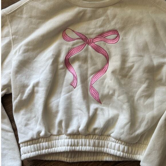 Social Scene Coquette Bow Crewneck Size Medium Cream - Picture 4 of 7